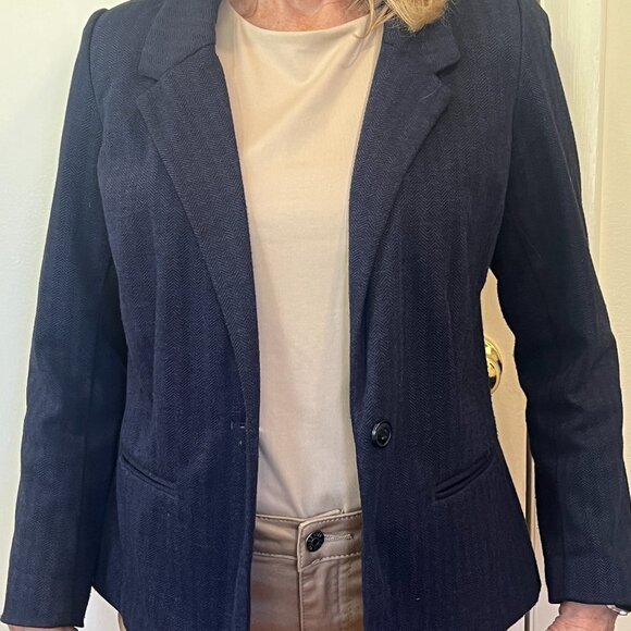Casual Blue Jacket with 1 button in front and 3/4 length sleeves.  Size XS - Picture 1 of 6